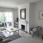 公寓 Beachfront 4-bed Pet-friendly Poolside Flat